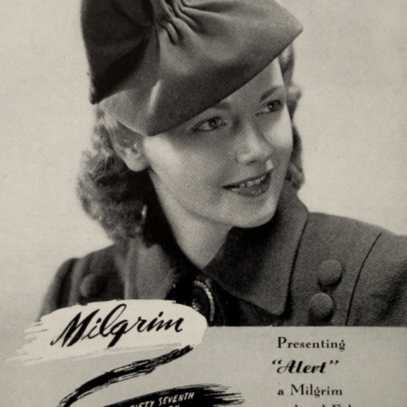 DISTINGUISHED 1940s TAUPE & GREEN FELT TURBAN WITH LONG GREEN VEILING - Picture 14 of 14